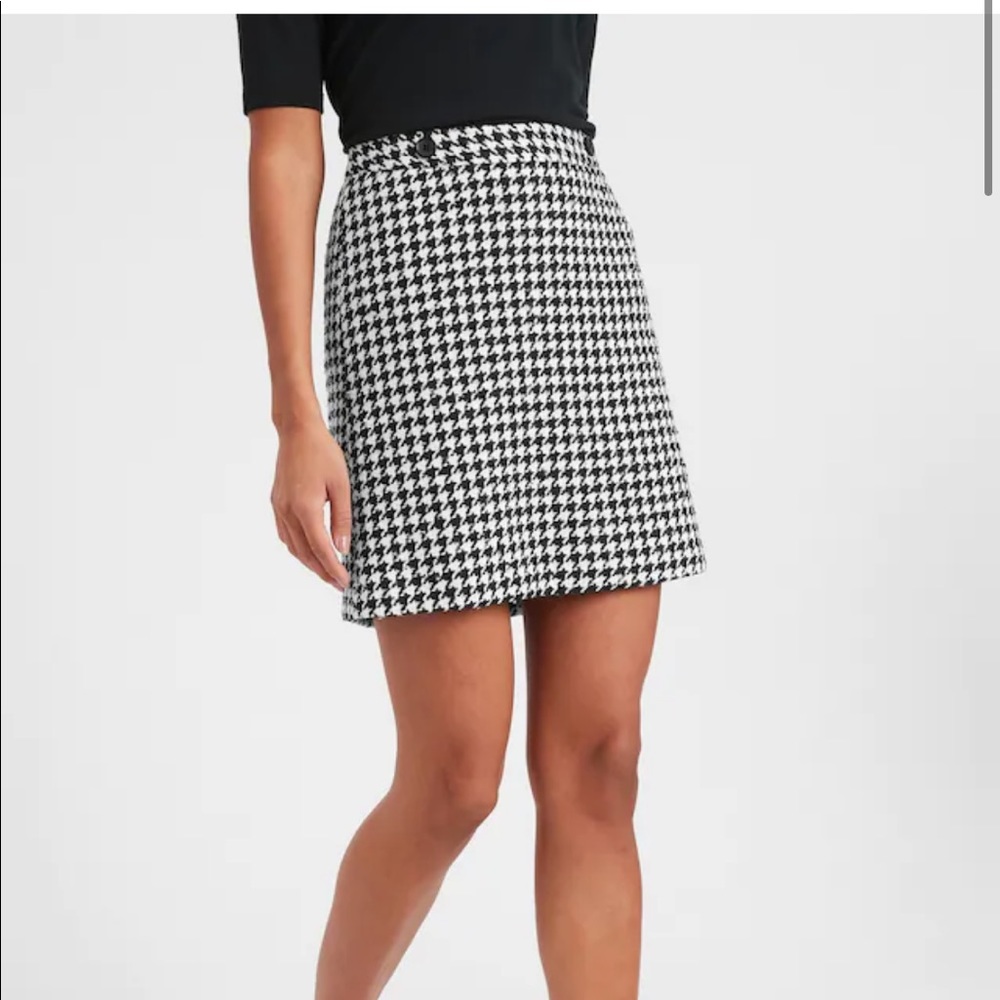Banana Republic Houndstooth A-Line Mini Skirt